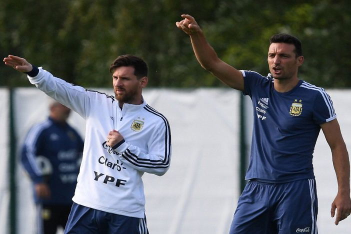 سكالوني: قطر لديها منتخب محترم ويلعب كرة جيدة
