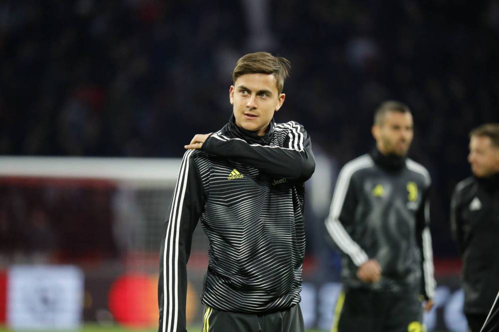 وكيل أعمال ديبالا في لندن لبحث انتقاله إلى مانشستر يونايتد