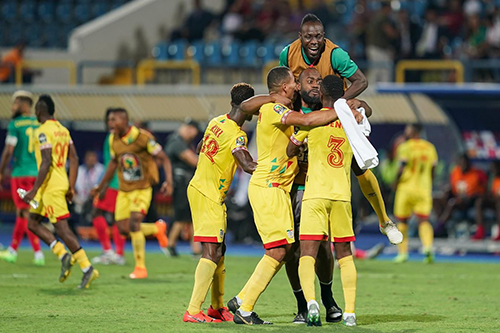السنغال ونيجيريا لتجنب مصير المغرب ومصر من أجل بطاقتي نصف النهائي