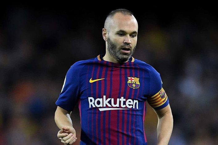 نجم برشلونة السابق إنييستا: سأسعى لأكون مدربا