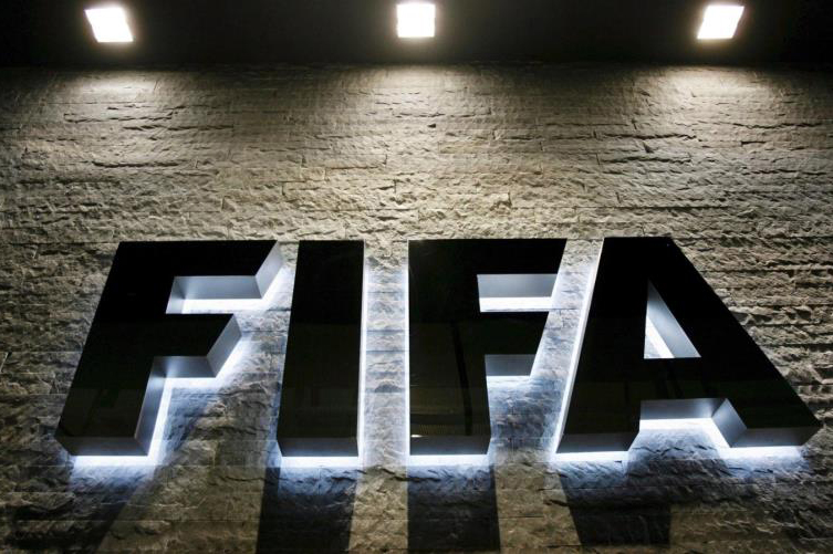 فيفا: إيران تسمح للسيدات بحضور مباريات الكرة
