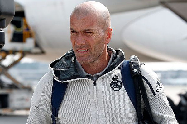 وفاة شقيق مدرب ريال مدريد زين الدين زيدان
