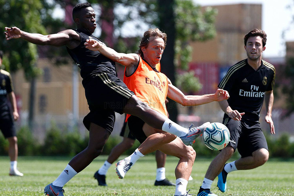 عودة لوكا مودريتش لتدريبات ريال مدريد في مونتريال