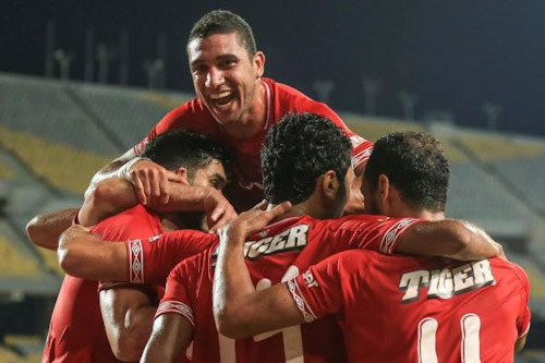 الأهلي يواصل هيمنته على الدوري ويتوج باللقب