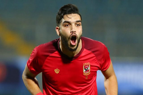 نجم الأهلي يتهم أزارو بالتسبب في إقالة مدربه