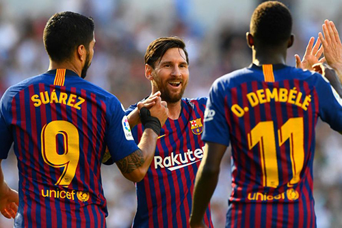 برشلونة بميسي يبحث عن أول فوز في الدوري الإسباني أمام بيتيس