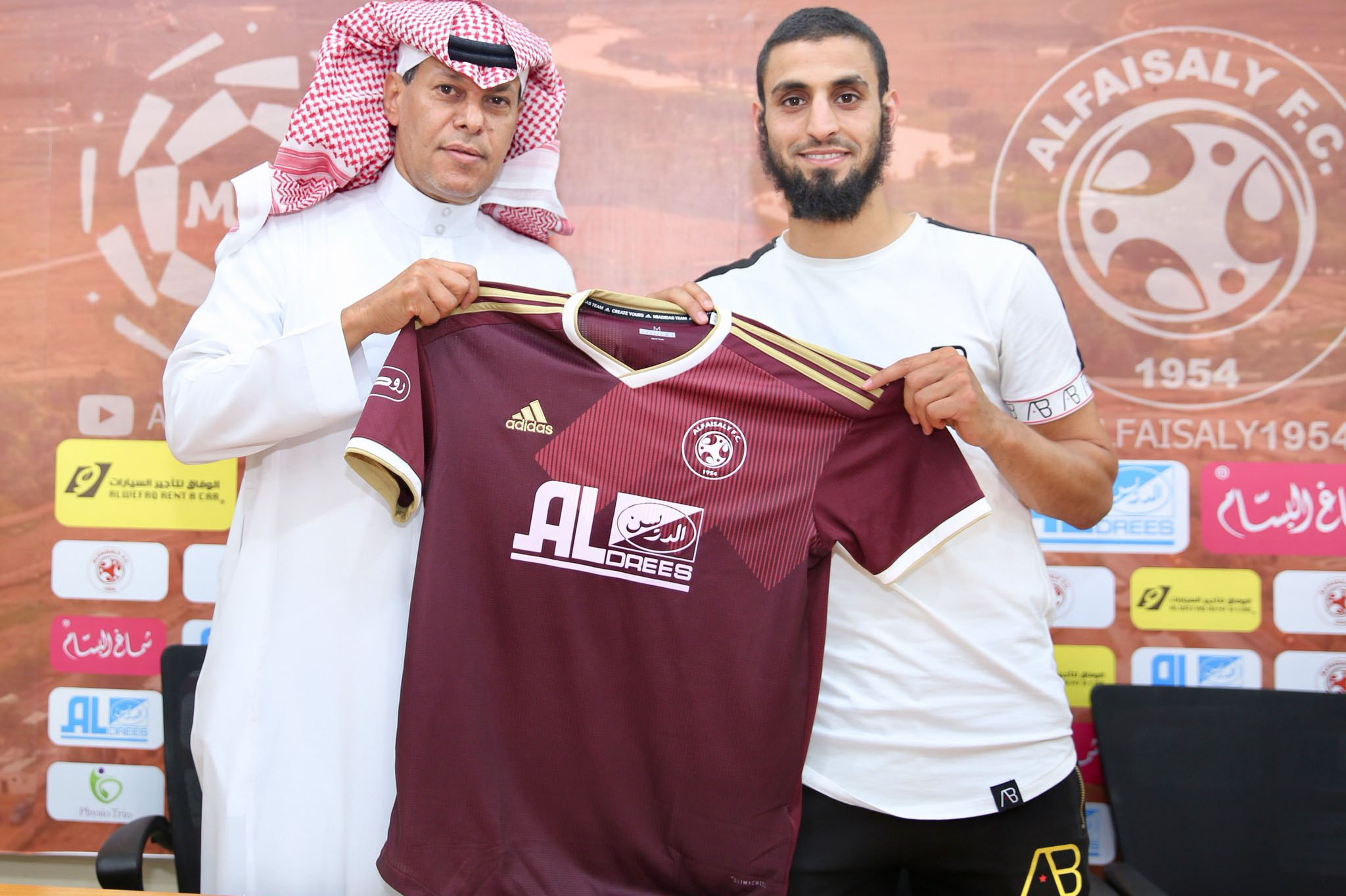 يوسف الجبلي يغادر هولندا وينتقل رسميا إلى الفيصلي السعودي