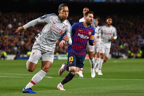 فان دايك يزاحم ميسي ورونالدو على عرش أفضل لاعب في أوروبا
