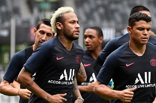 برشلونة يقدم عرضا أخيرا لباريس سان جيرمان لضم نيمار