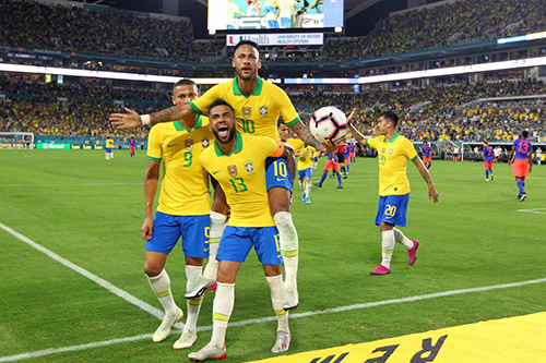 المنتخب البرازيلي يتعادل مع نظيره الكولومبي وديا