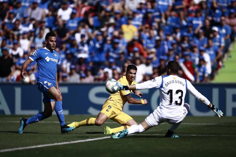 برشلونة يصعد للمركز الثاني في الدوري الإسباني بثنائية في شباك خيتافي