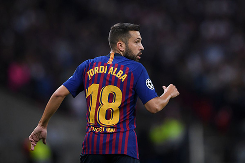 برشلونة يفقد نجمه جوردي البا أمام اشبيلية للإصابة