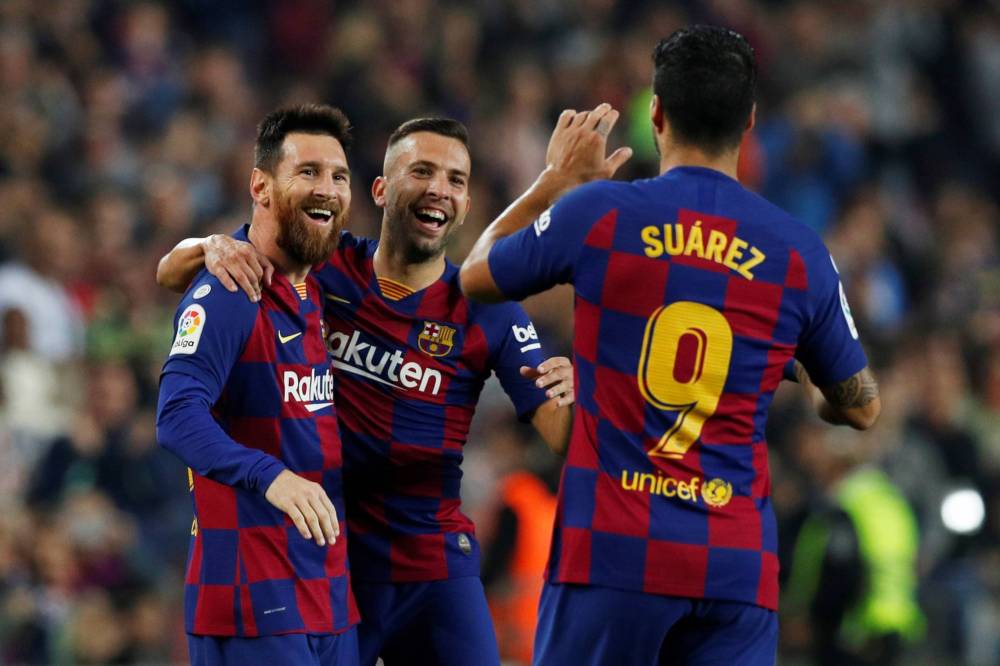 ميسي يتألق ويقود برشلونة لاكتساح بلد الوليد بخماسية في الدوري الإسباني