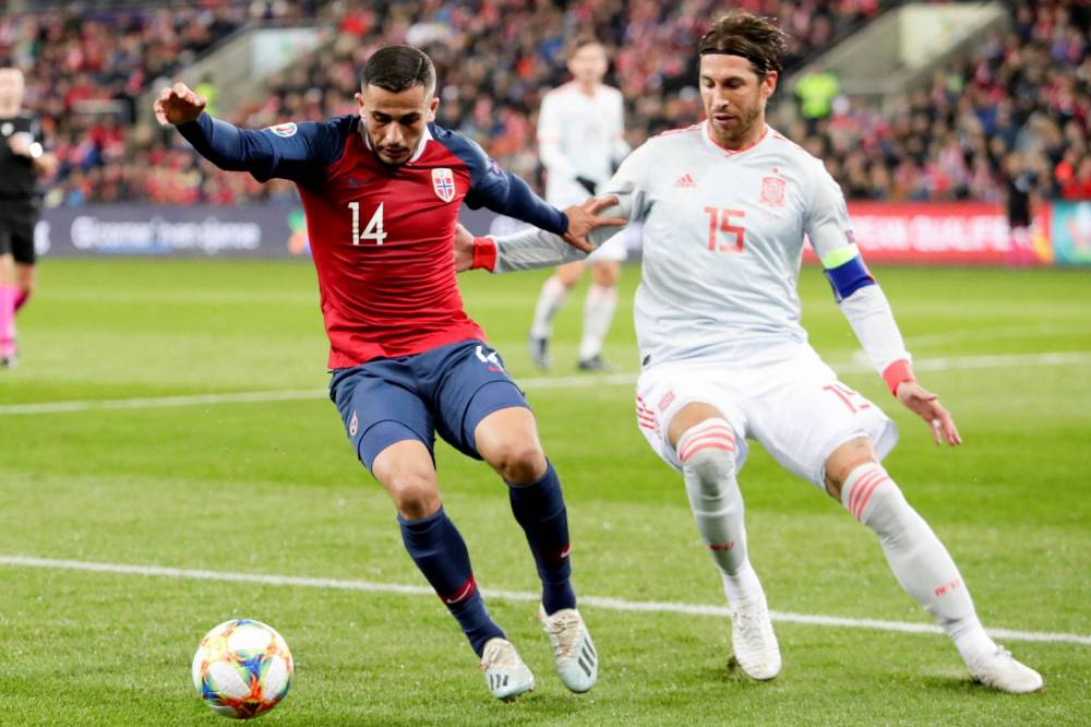 قطار إسبانيا يتوقف في النرويج ليتأجل تأهلها لليورو