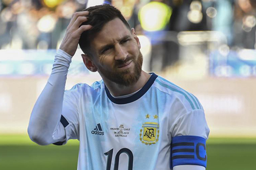 مدرب الأرجنتين يفتقد "سحر" ميسي أمام المنتخب الألماني في دورتموند