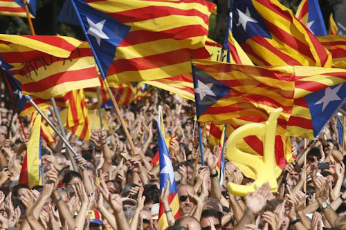 المظاهرات تجبر برشلونة على السفر مبكرا للباسك