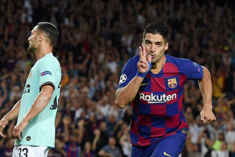 سواريز "يعالج" في برشلونة خلال فترة التوقف