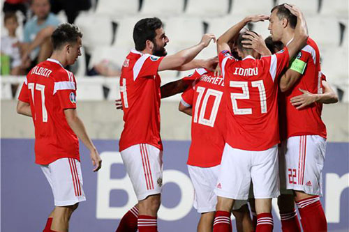 روسيا تلحق بركب المتأهلين لليورو برباعية في قبرص