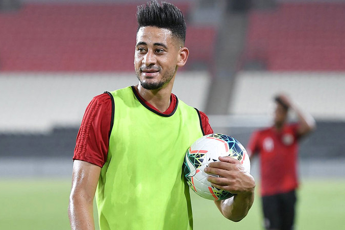 مدرب الجزيرة الإماراتي يفاجئ مراد باتنا قبل لقاء الإسماعيلي