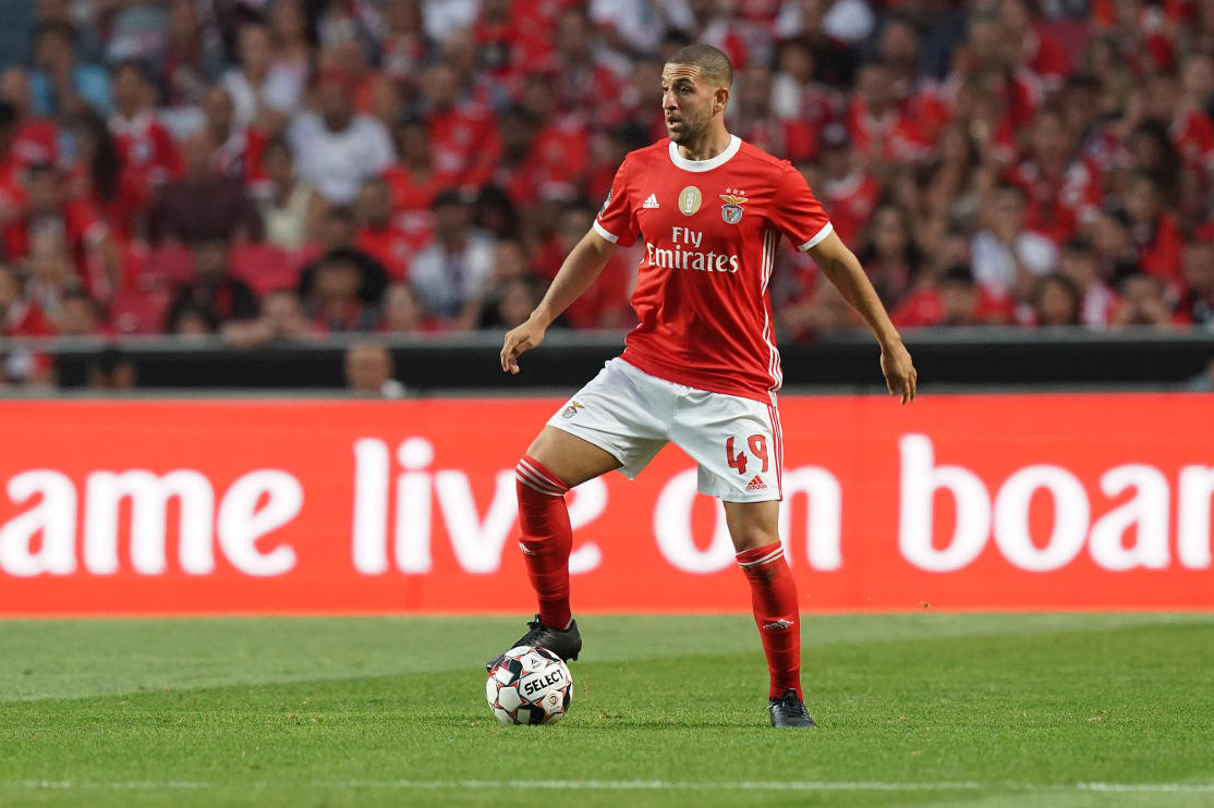 إصابة تاعرابت مع بنفيكا تهدد مشاركته مع المنتخب ضد ليبيا والغابون