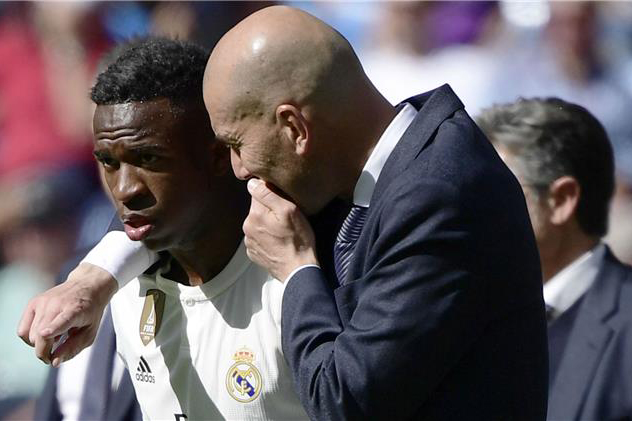 زيدان: فينسيوس باق في ريال مدريد ولن يرحل في الشتاء