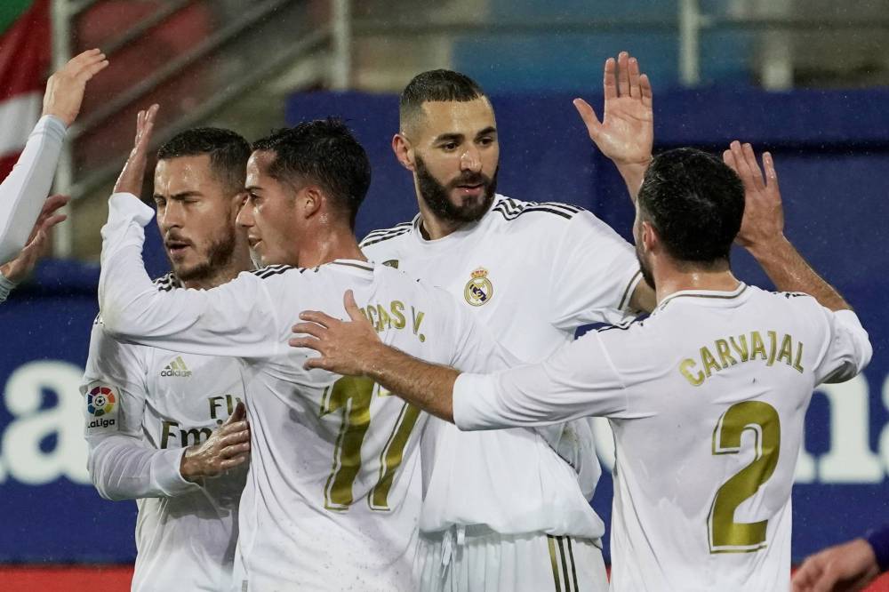 ريال مدريد يكتسح إيبار برياعية نظيفة ويتصدر الدوري الإسباني