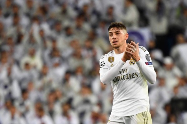 ريال مدريد جدد عقد فالفيردي بشرط جزائي فلكي