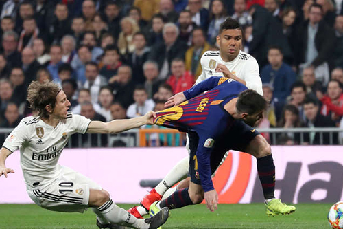 عمدة برشلونة تؤمن بإقامة الكلاسيكو بشكل طبيعي