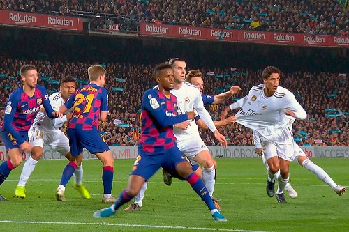 ريال مدريد ينتقد حكم الكلاسيكو والفار