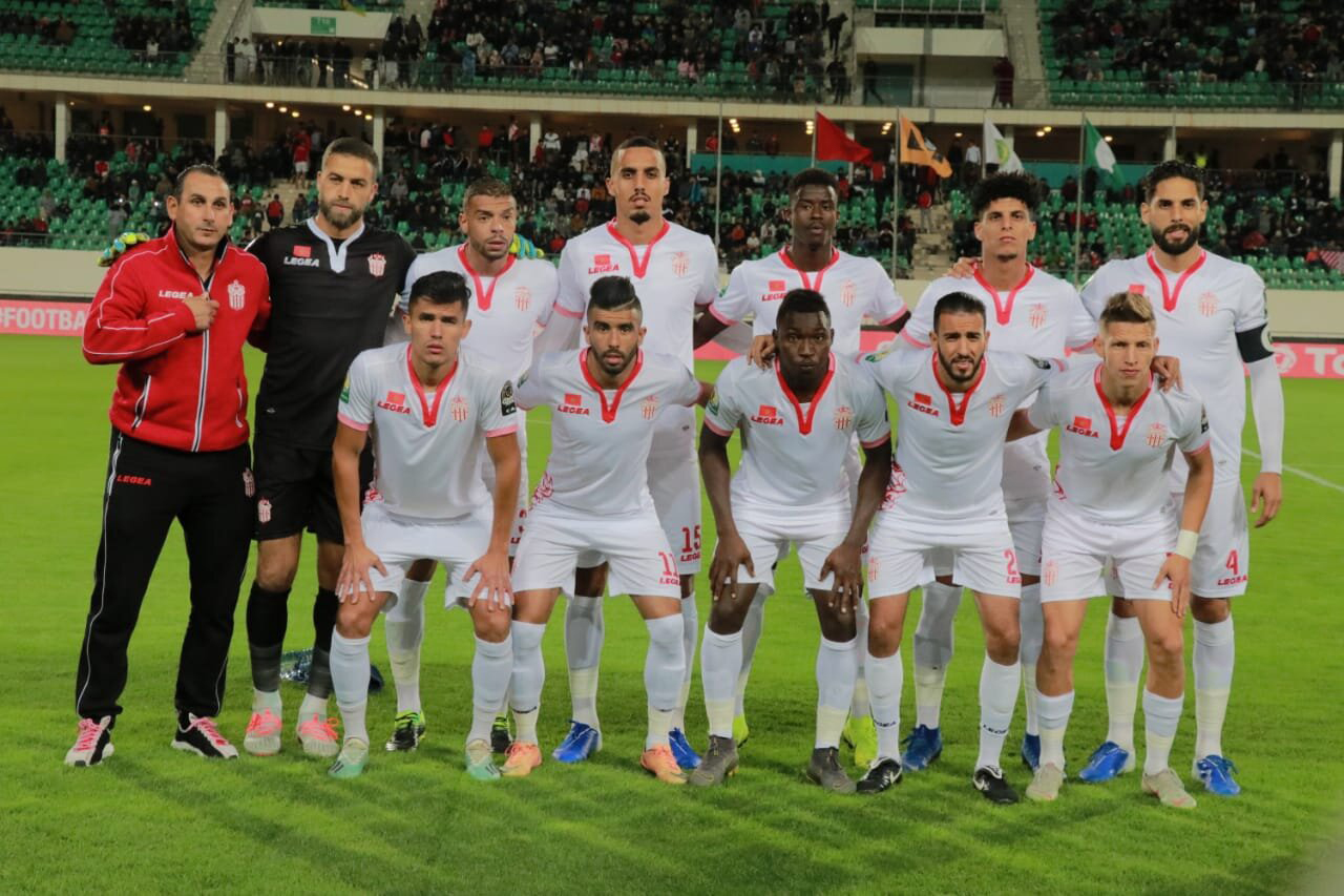 الحسنية يفتتح مجموعات "الكاف" بثنائية في شباك إينيمبا النيجيري