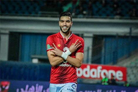 وليد أزارو يقود الأهلي لصدارة الدوري المصري