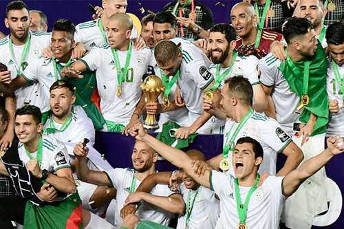 الجزائر تفوز بجائزة أفضل منتخب إفريقي لعام 2019