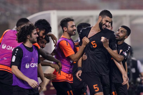 المدافع عادل الرحيلي يوقع للوداد الرياضي لسنة ونصف لكن بشروط