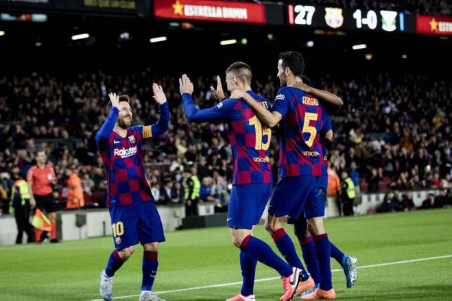 برشلونة يتحدى نابولي في عقر داره وتشيلسي يتربص ببايرن في جولة أوروبية ساخنة
