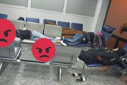 سفارة المغرب في تونس توضح بخصوص "الوداديين" العالقين في مطار قرطاج