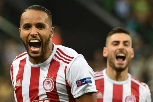 تألق يوسف العربي في اليونان يُتوِّجه لاعب الشهر في الدوري