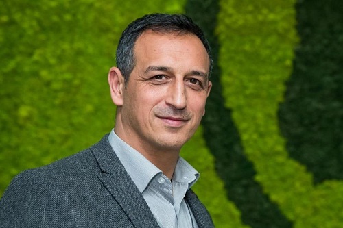 المغربي رشيد العزوزي يكشف معاناته مع العنصرية بألمانيا