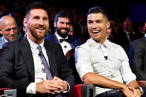 كريستيانو رونالدو وليونيل ميسي يحرجان لاعبي الدوري الإنجليزي