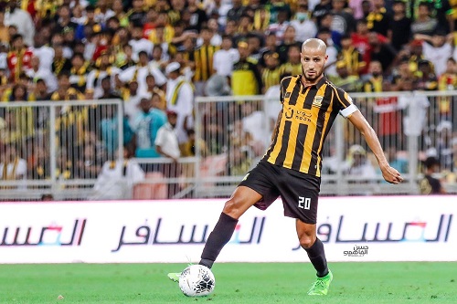مسيرة الأحمدي في السعودية تشرف على الانتهاء واللاعب يوضح مستقبله