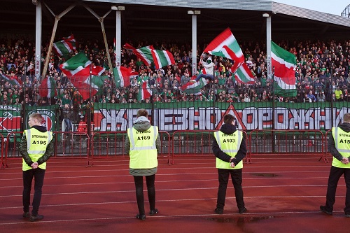 "ألتراس" بيلاروسيا تطالب بإخلاء ملاعب "الكرة"