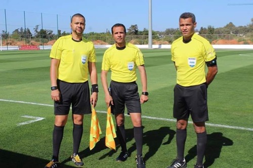 اللجنة المركزية للتحكيم تواصل تتبع "قضاة الملاعب" عن بعد
