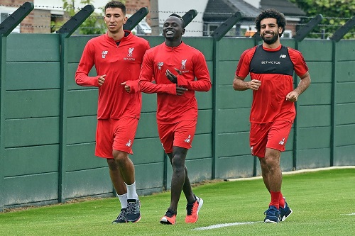 حكومة بريطانيا تعطي الضوء الأخضر للسماح للاعبين بالاحتكاك في التداريب