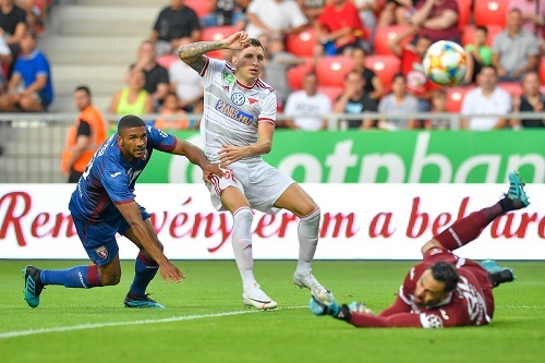 المجر تسمح للجماهير بالعودة للملاعب بشروط