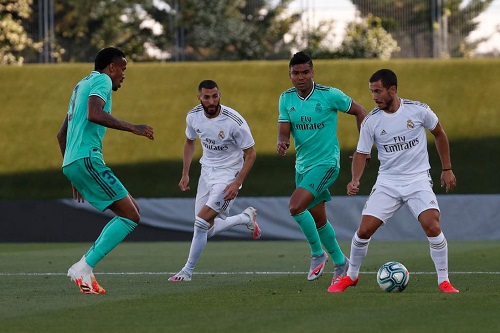 "ريال مدريد" يعلن إصابة مدافعه في التداريب