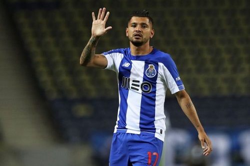 كورونا يقود بورتو لصدارة الدوري البرتغالي