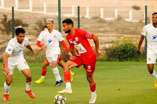 الحسنية يسترجع 3 من لاعبيه العالقين ويسارع لإعادة صيام من فلسطين