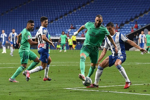 ريال مدريد أمام فرصة إطلاق رصاصة الرحمة على برشلونة في "الليغا"