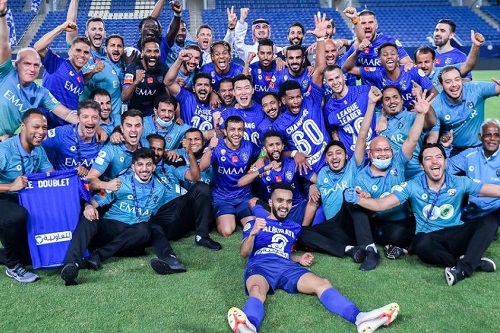 الهلال يهزم الحزم ويتوج بطلا للدوري السعودي