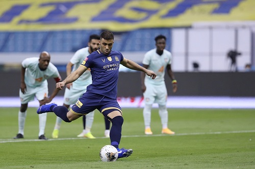 حمد الله يُواصل التألق ويقود النصر للفوز بهدفين في شباك الفيحاء