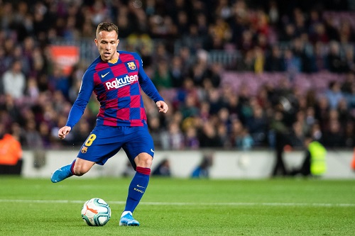 برشلونة مستمر في معاقبة البرازيلي آرثر واستبعاده من الفريق